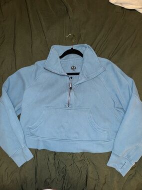 Lululemon Cropped Funnel Neck Scuba
Blue M/L